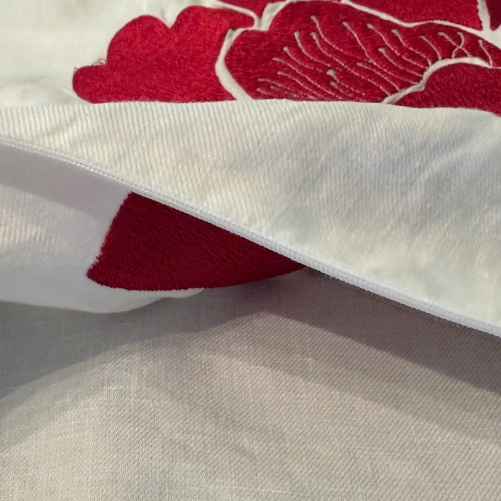 N/A elegant throw